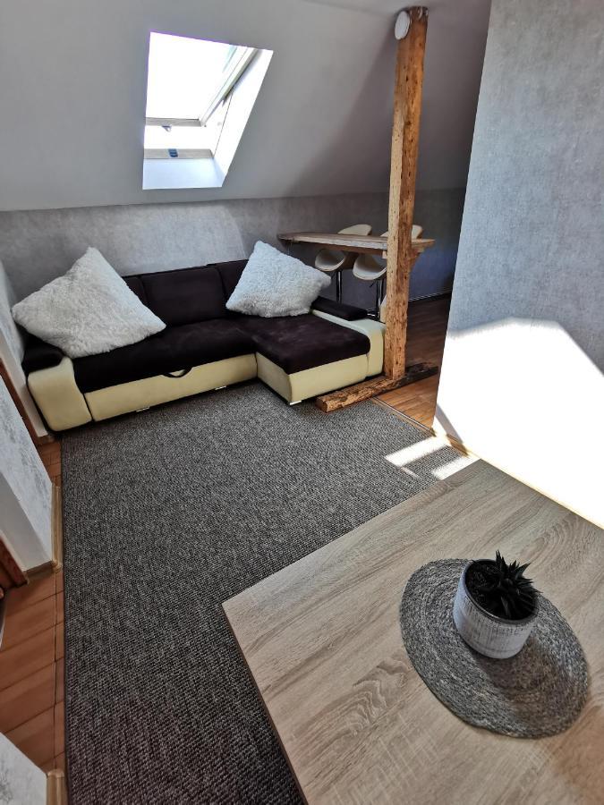 Appartement Silent Loft For Getaway à Liepāja Extérieur photo